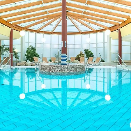 Traumblick Sellin: Spacious Beachside Apartment with Pool and Sauna Goehren  Exterior photo