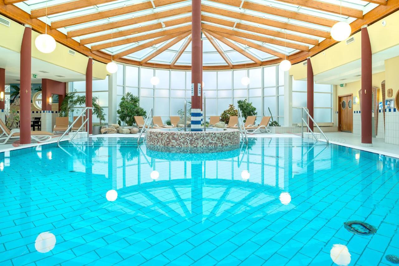 Apartment Traumblick Sellin: Spacious Beachside With Pool And Sauna *